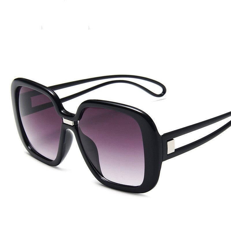 Large frame sunglasses